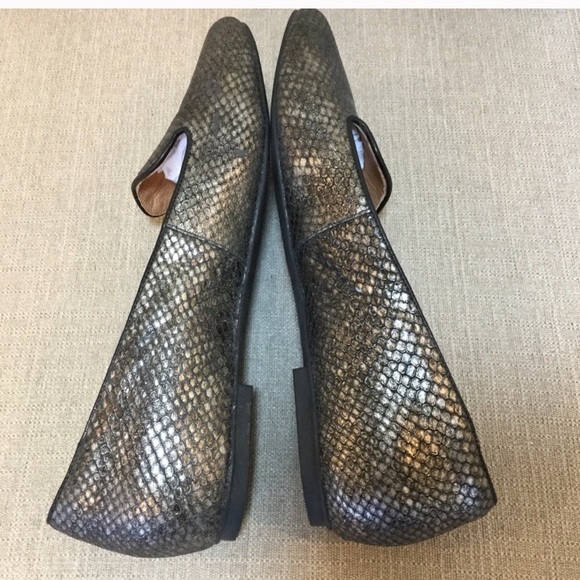 Clark’s Snakeskin Valley Flats Size 10 - Picture 3 of 8